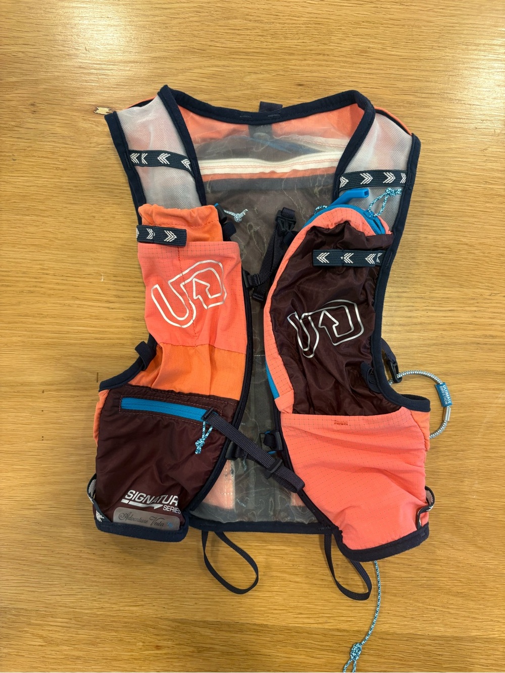Ultimate Direction Adventure Vesta Signature Series 4.0 – XS – Pink/Burgundy